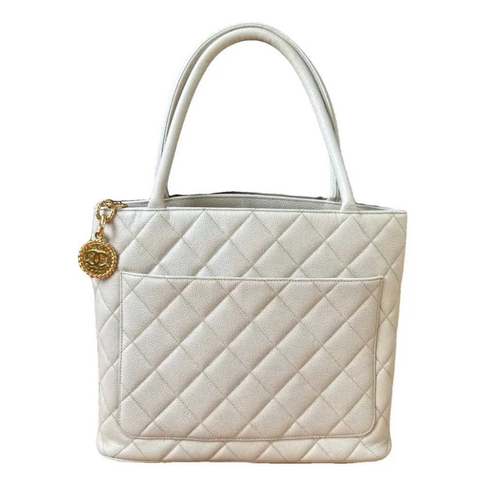 Chanel Médaillon leather tote - image 1