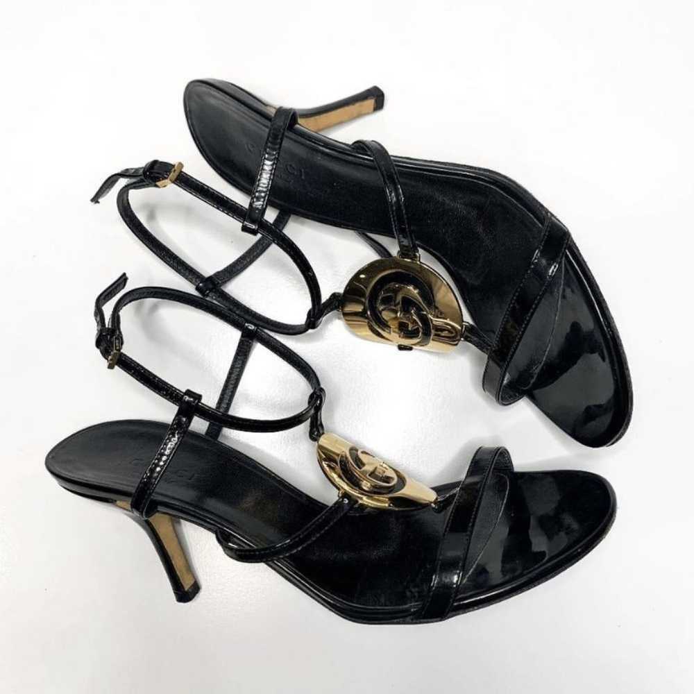 Gucci Double G patent leather sandal - image 6