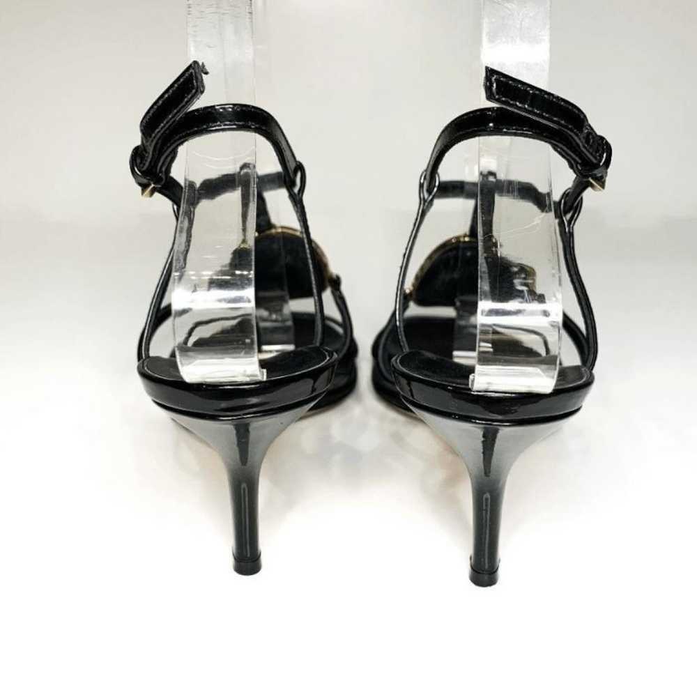 Gucci Double G patent leather sandal - image 8
