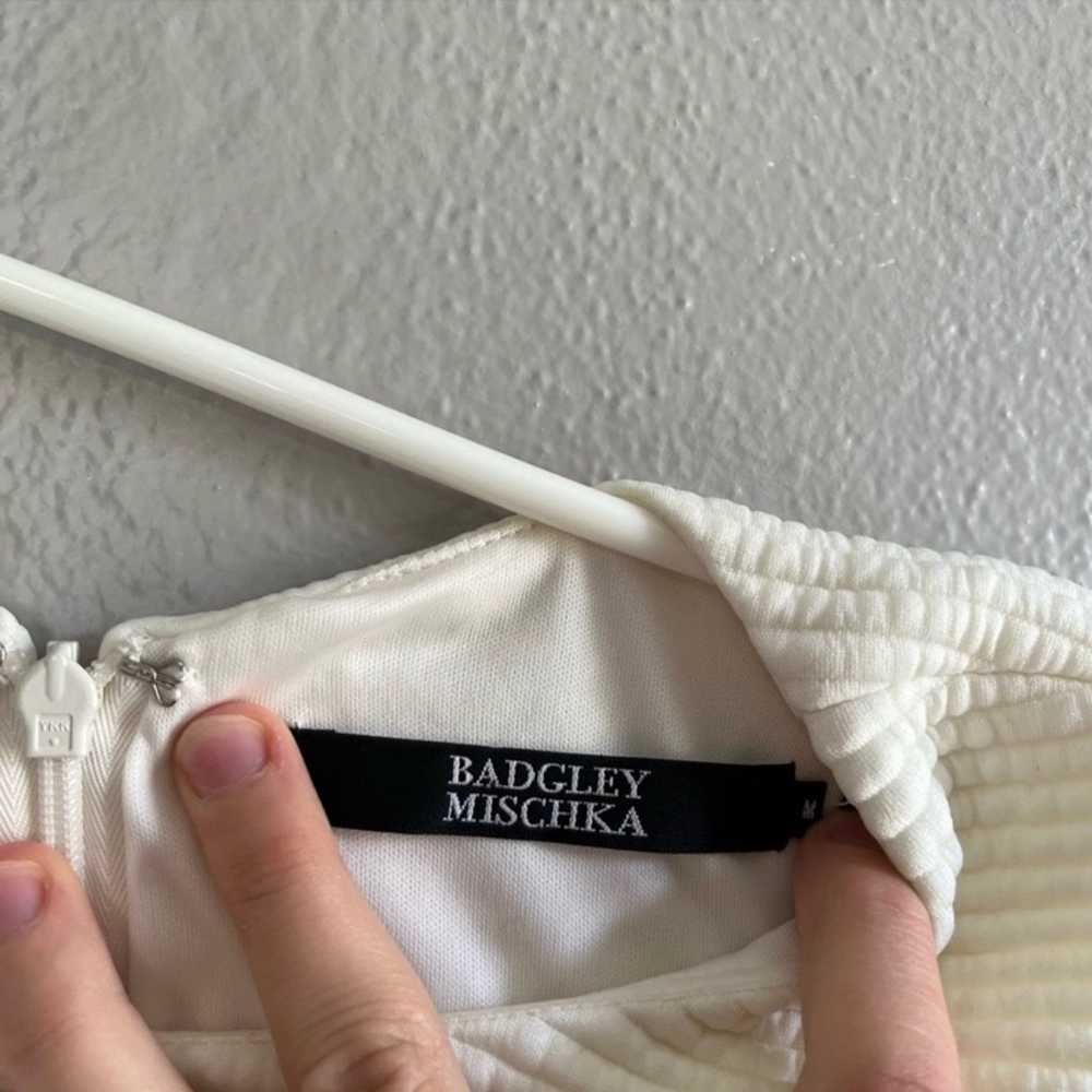 [Badgley Mischka] Ivory Ribbed Zipper Detail Dres… - image 6