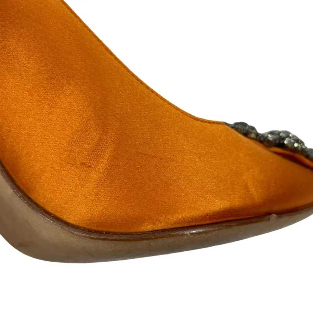 Manolo Blahnik Hangisi cloth heels - image 12