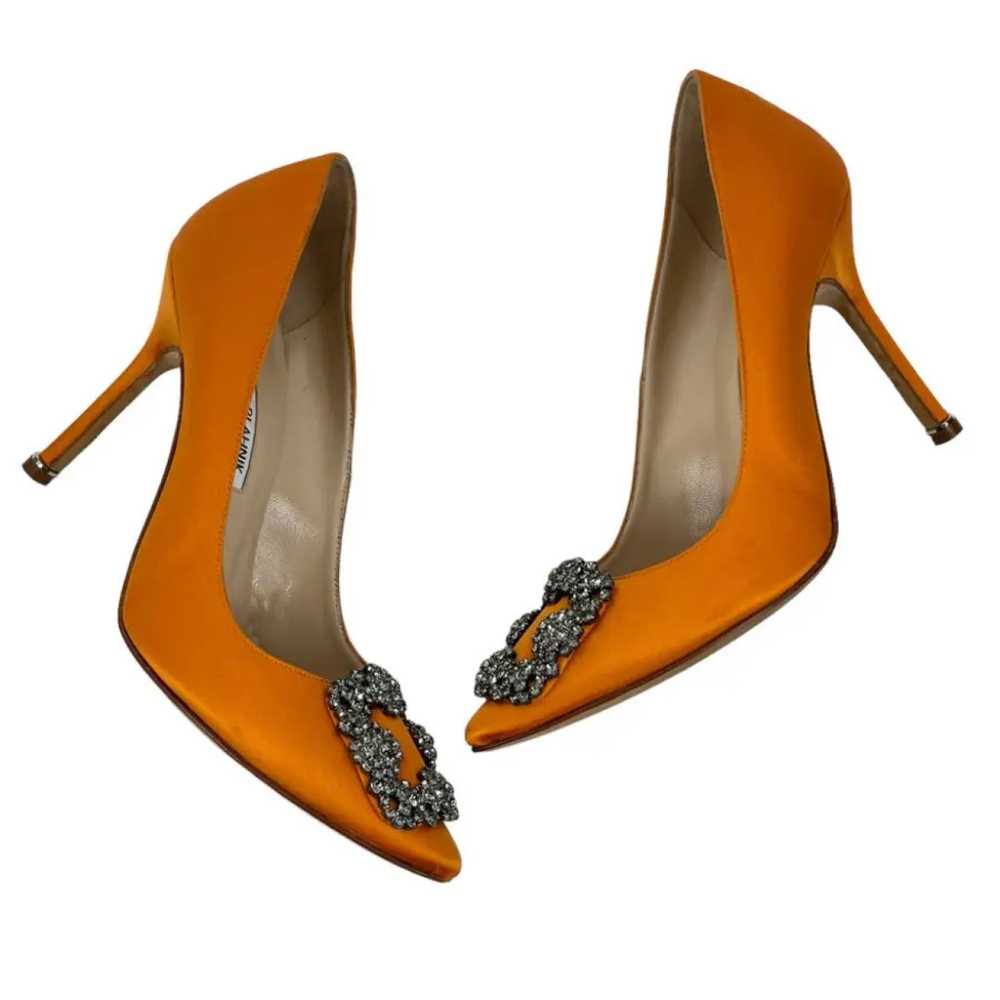 Manolo Blahnik Hangisi cloth heels - image 6