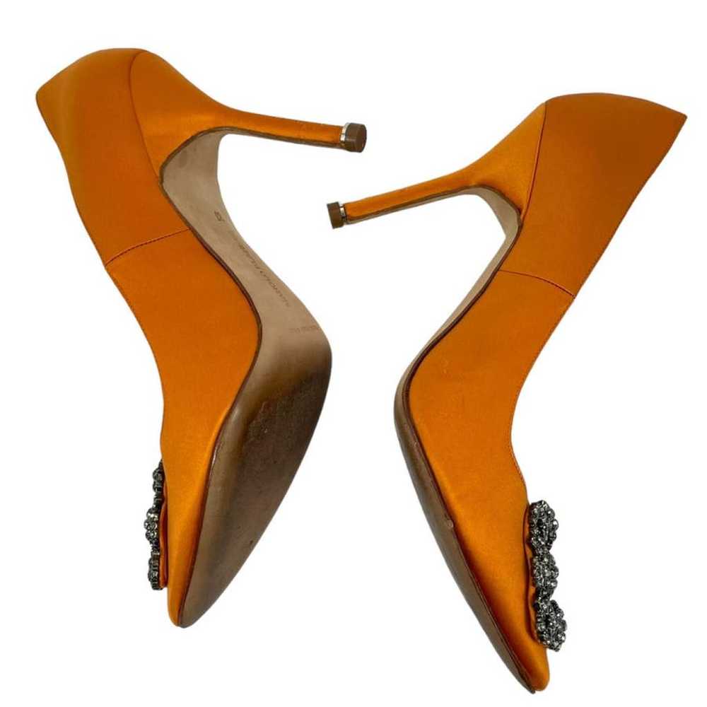 Manolo Blahnik Hangisi cloth heels - image 7