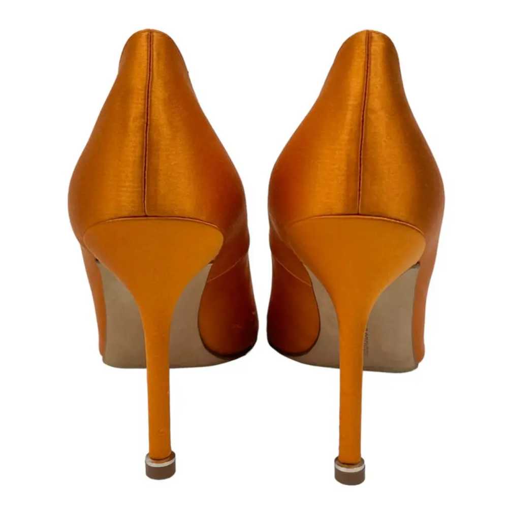 Manolo Blahnik Hangisi cloth heels - image 8