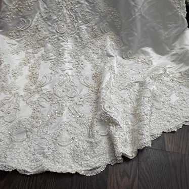 Vintage wedding skirt translates to a size 4 beau… - image 1