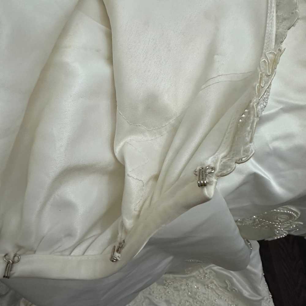 Vintage wedding skirt translates to a size 4 beau… - image 5