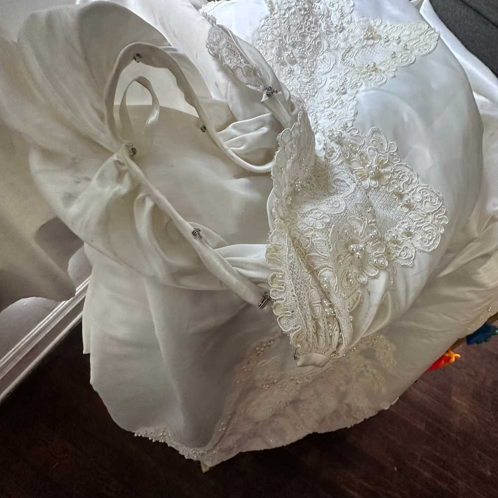 Vintage wedding skirt translates to a size 4 beau… - image 9