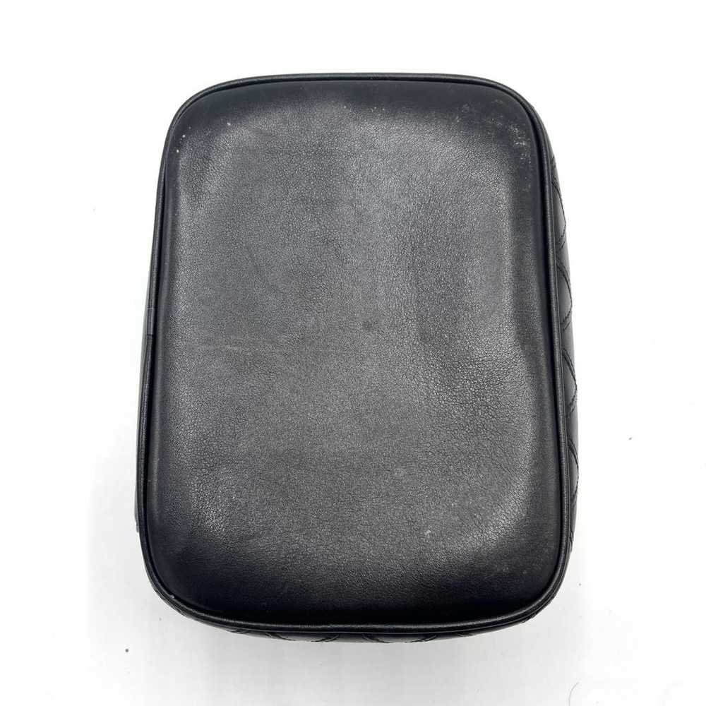 Chanel Leather vanity case - image 6