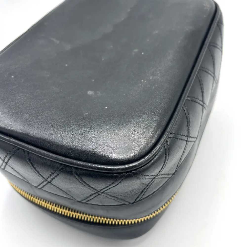 Chanel Leather vanity case - image 7
