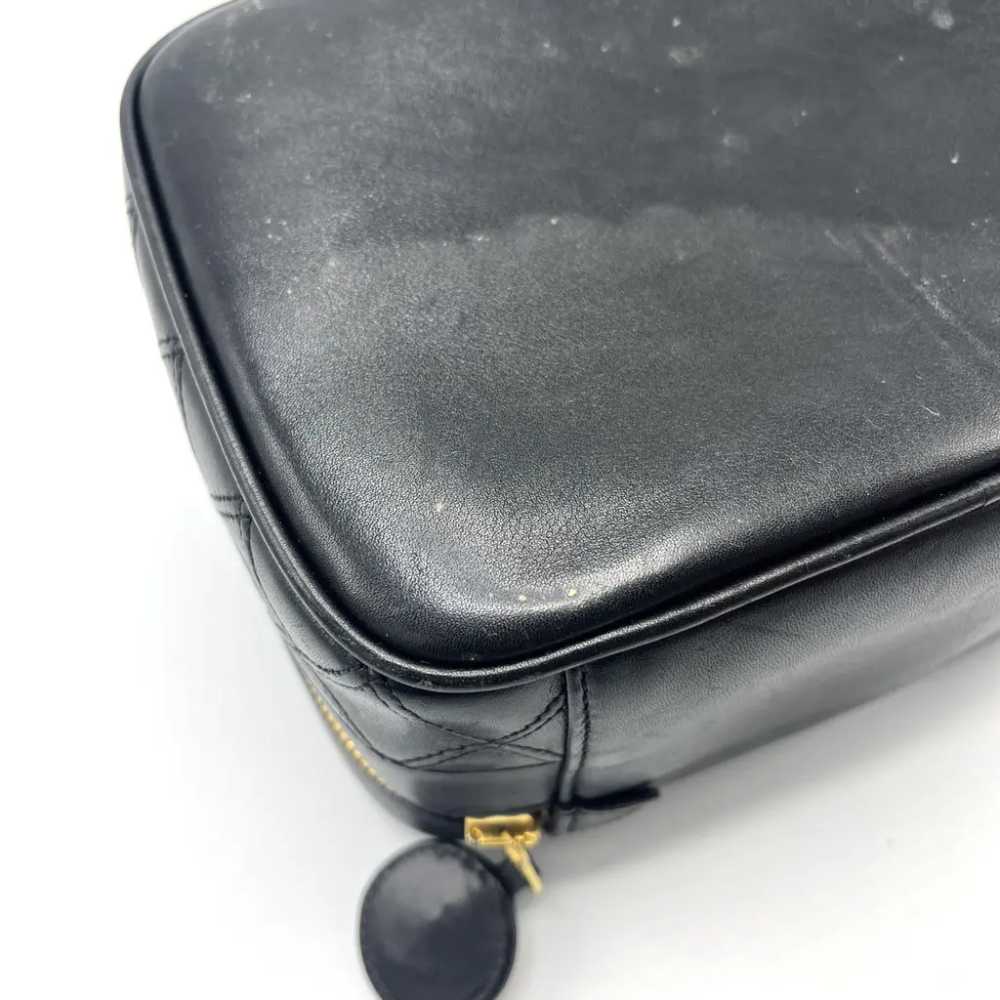 Chanel Leather vanity case - image 8