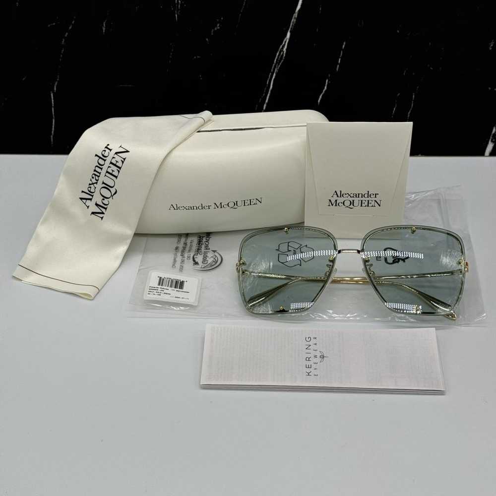 Alexander McQueen Oversized sunglasses - image 10
