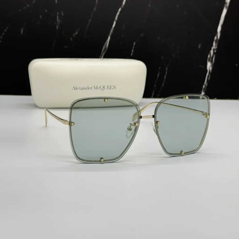 Alexander McQueen Oversized sunglasses - image 3
