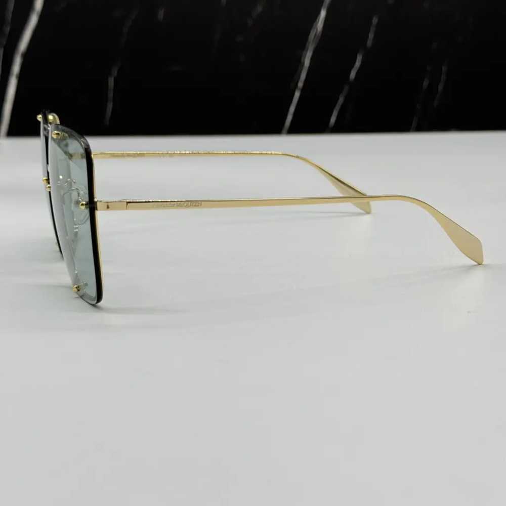 Alexander McQueen Oversized sunglasses - image 5
