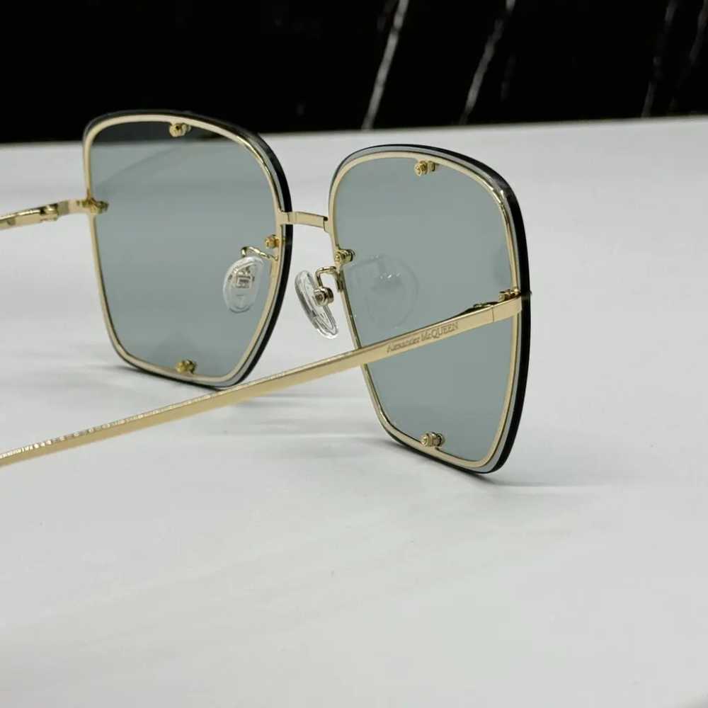 Alexander McQueen Oversized sunglasses - image 7