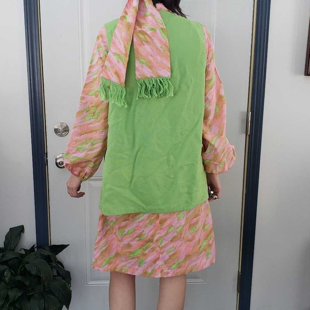 Vintage 60s/70s Pink and Green Groovy Dress and V… - image 3