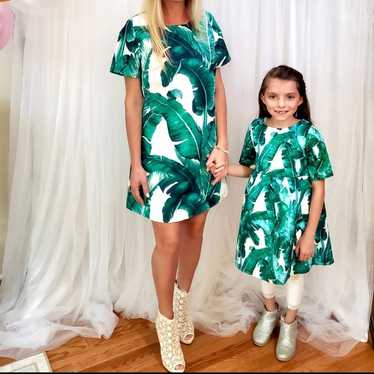 Matching dresses Mom and Daughter