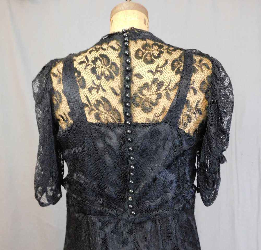 Vintage 1930s Black Lace Dress with Button Back, … - image 10