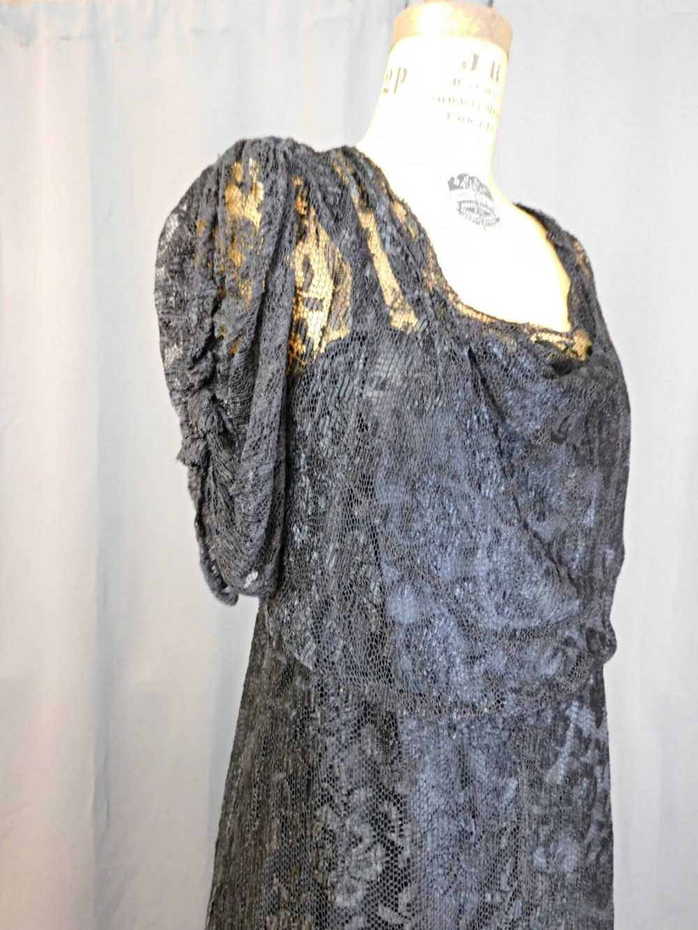 Vintage 1930s Black Lace Dress with Button Back, … - image 5