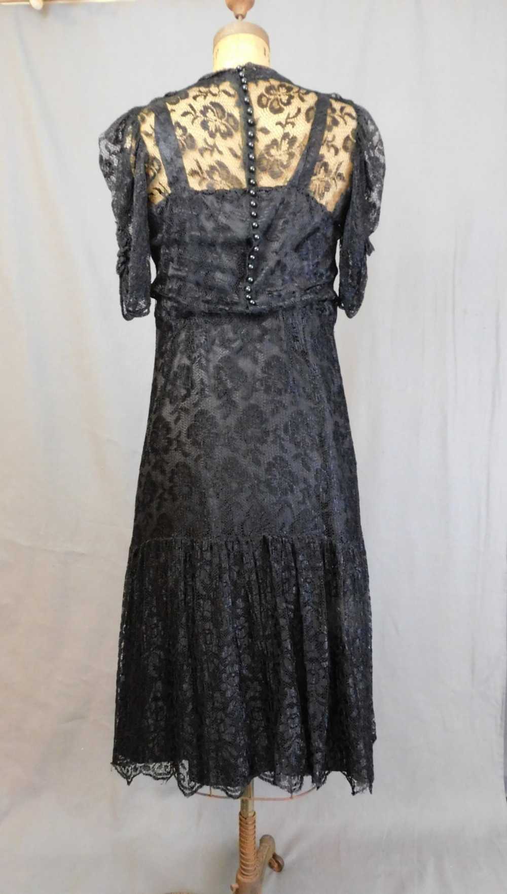 Vintage 1930s Black Lace Dress with Button Back, … - image 8