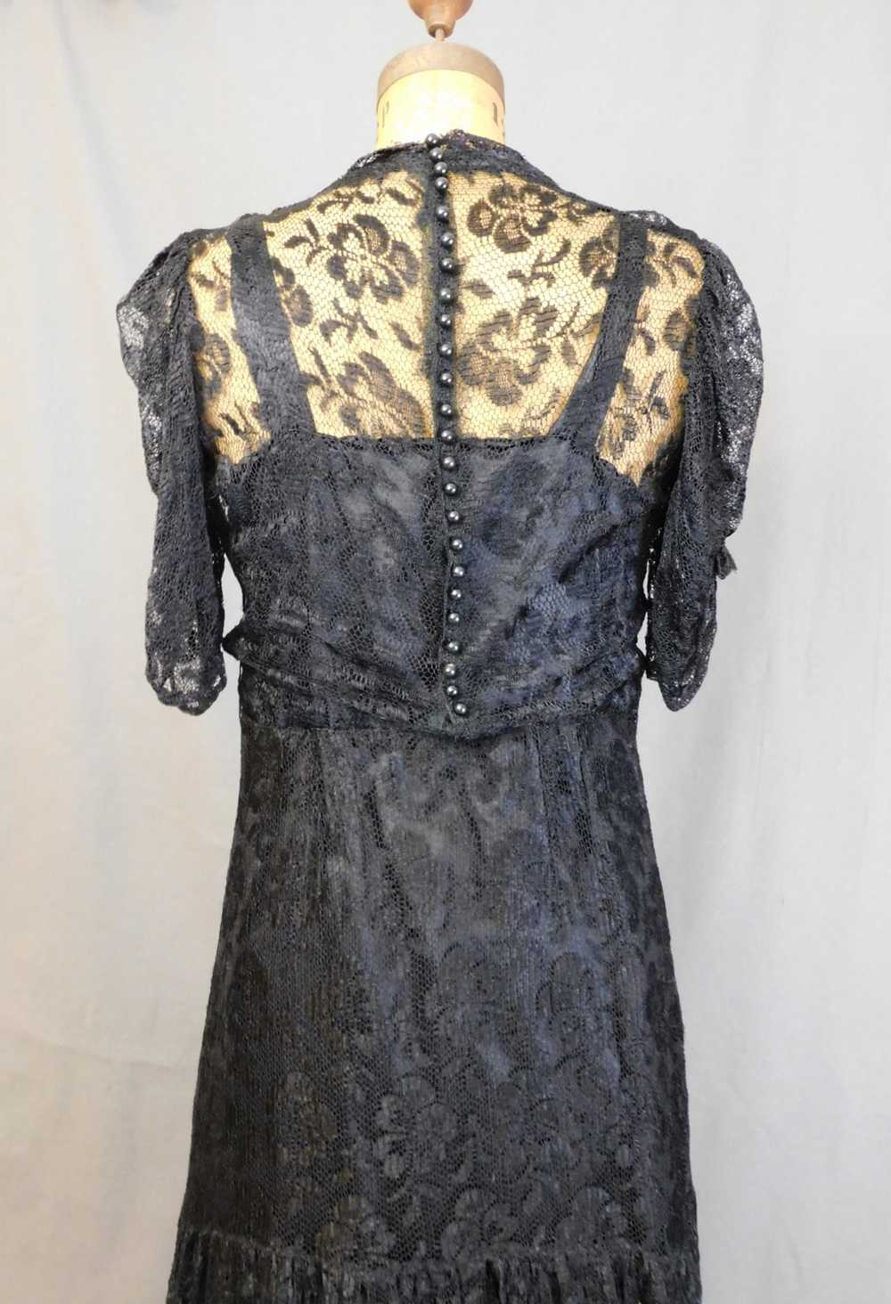 Vintage 1930s Black Lace Dress with Button Back, … - image 9