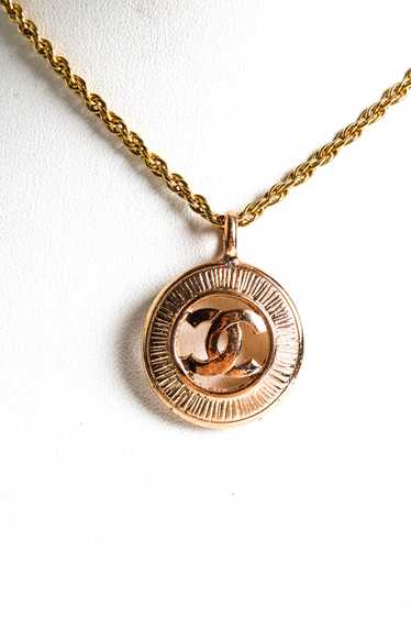 Chanel Womens Vintage CC Logo Cut Out Lined Circle