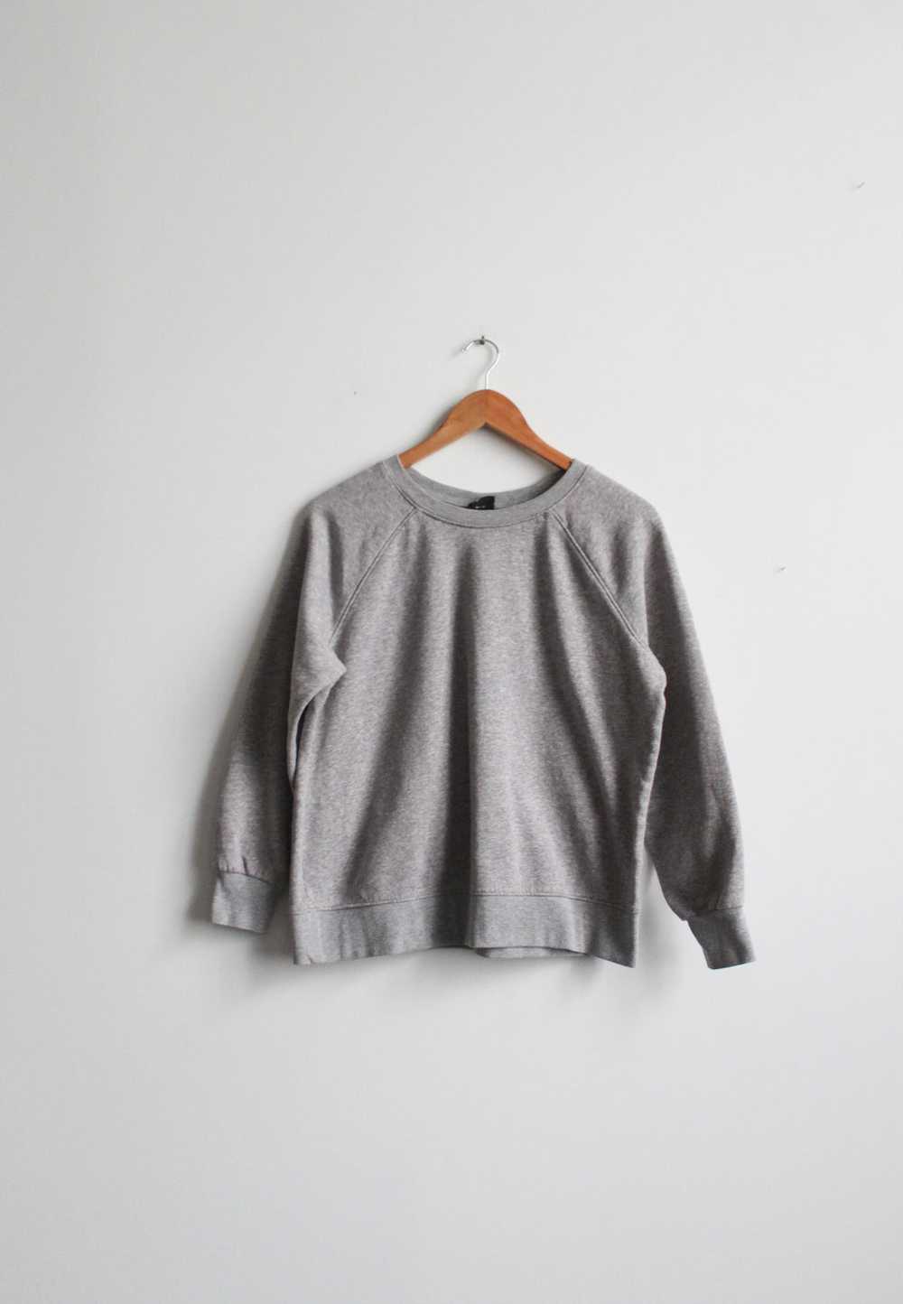 atheltic gray sweatshirt - image 4