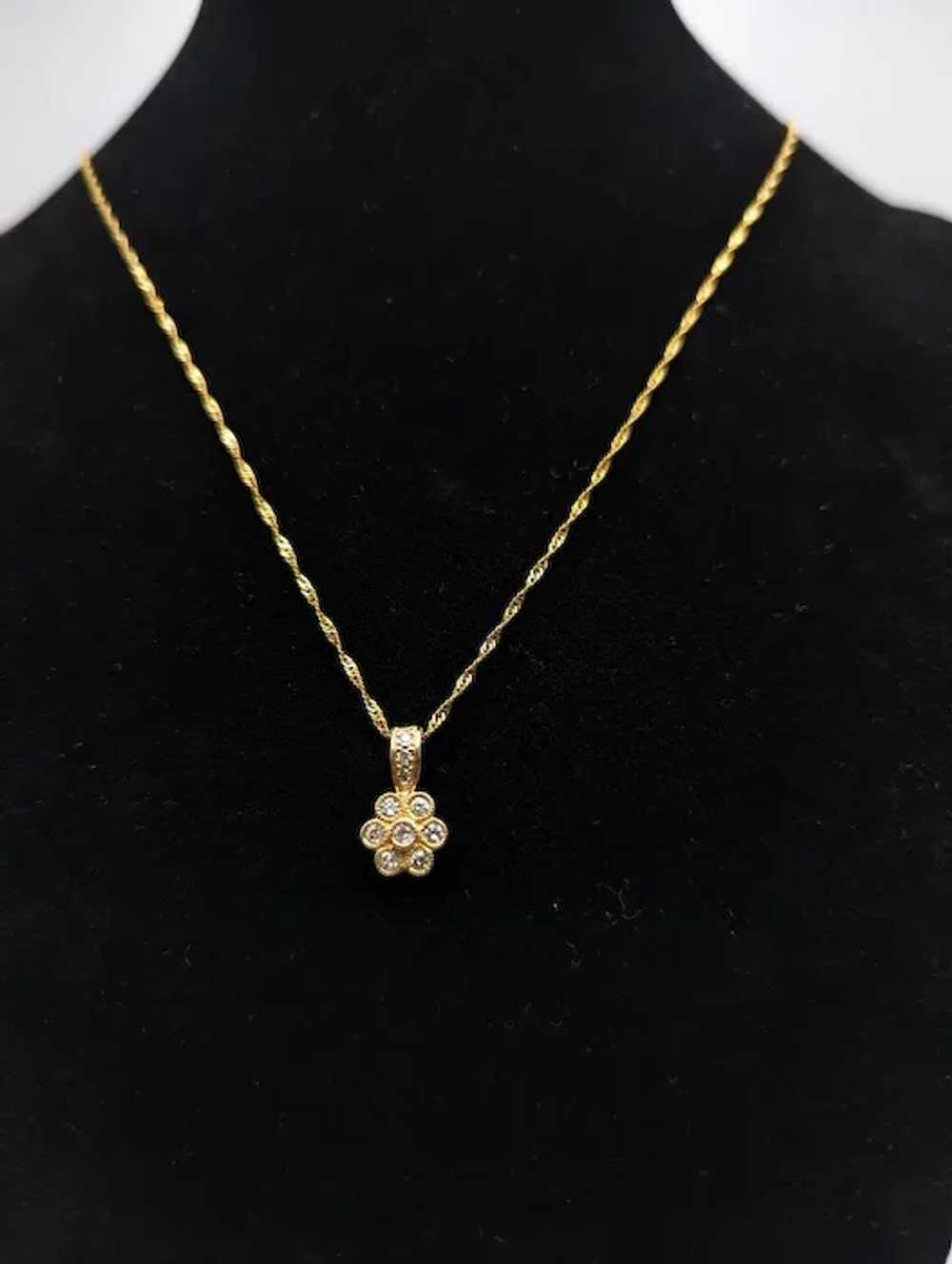 14k Flower .25ctw Diamond Pendant Necklace 17.5".… - image 10
