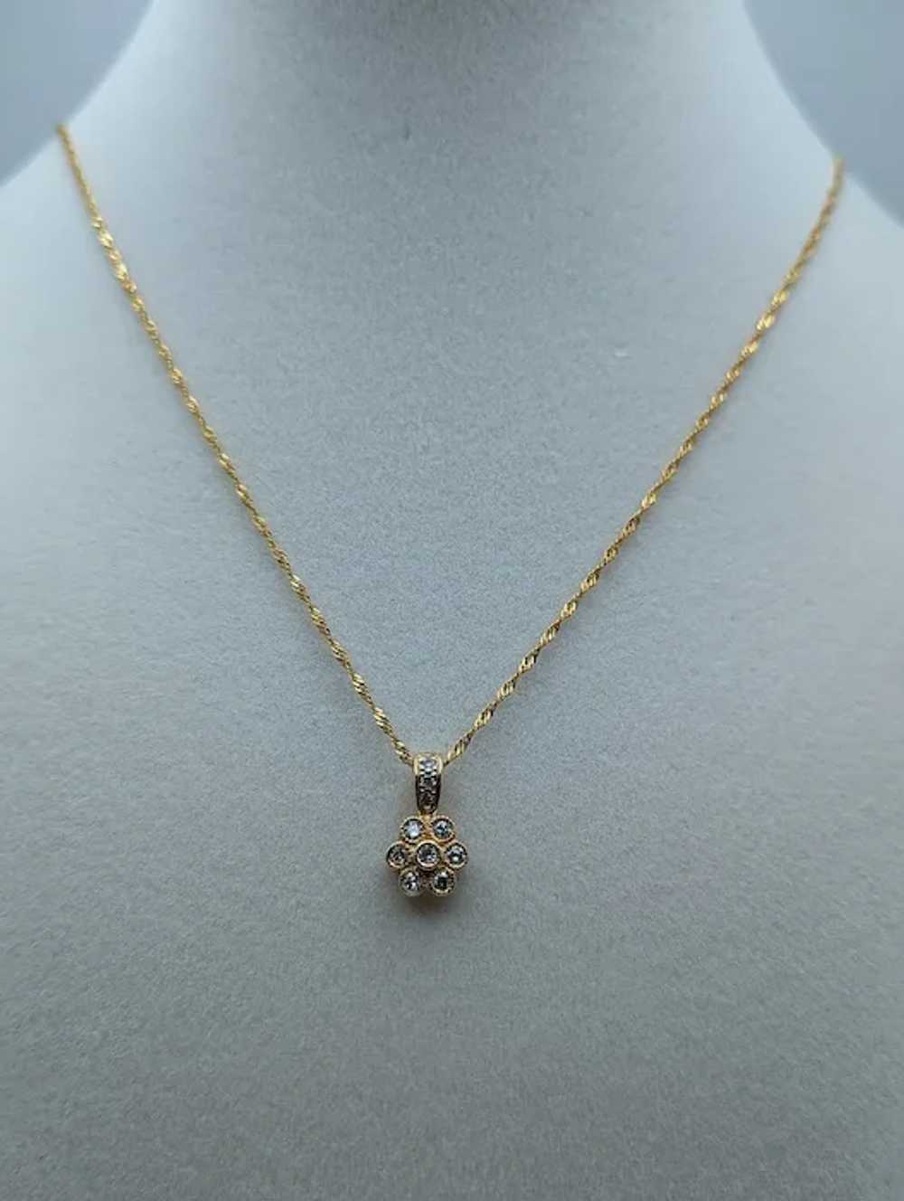 14k Flower .25ctw Diamond Pendant Necklace 17.5".… - image 3