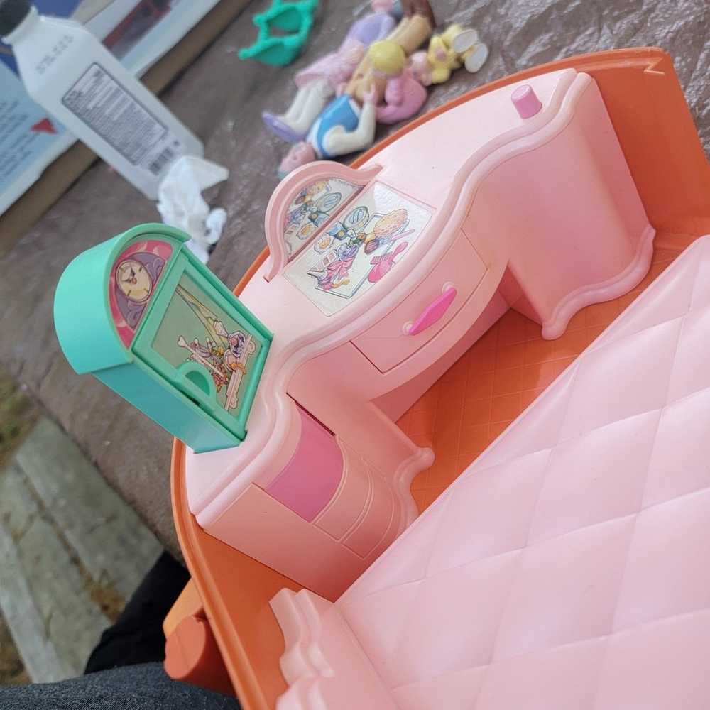 Vintage 90s Barbie Caboodle Pop Up Playhouse - image 10