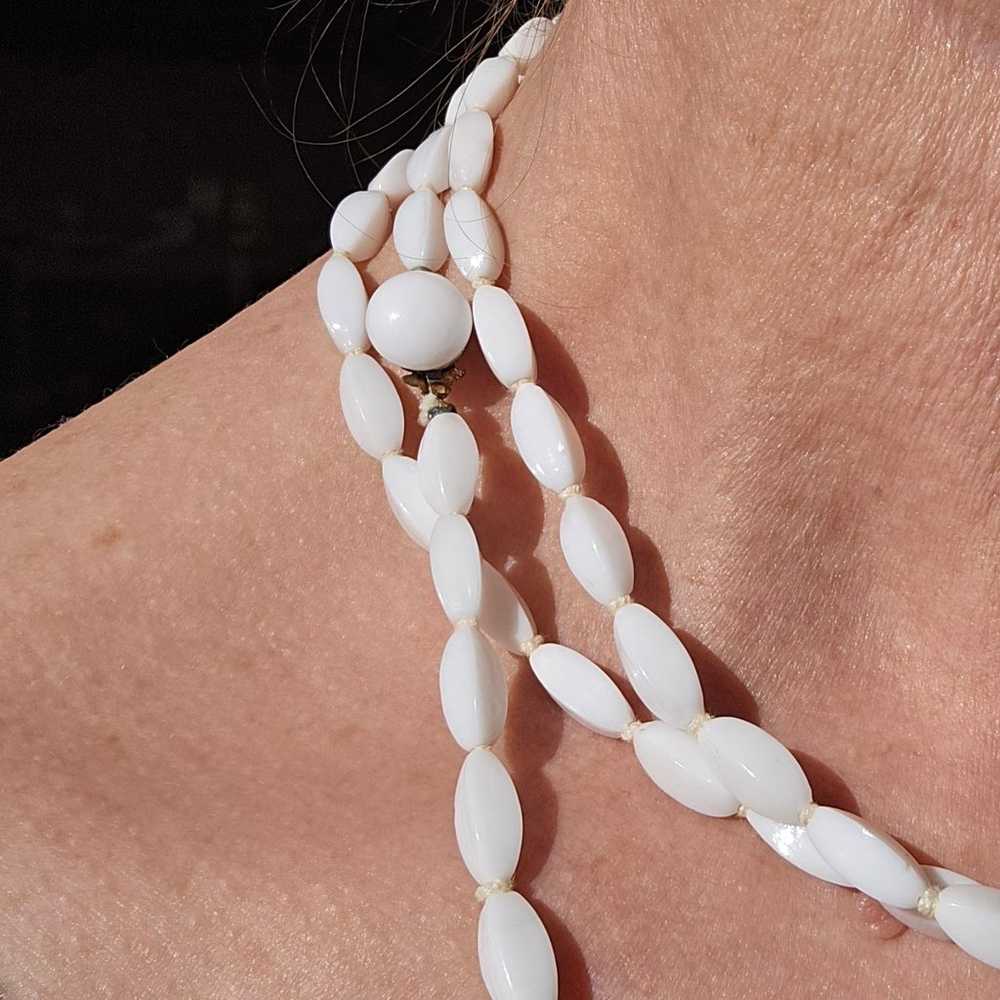 Milk glass beaded Flapper necklace - image 5