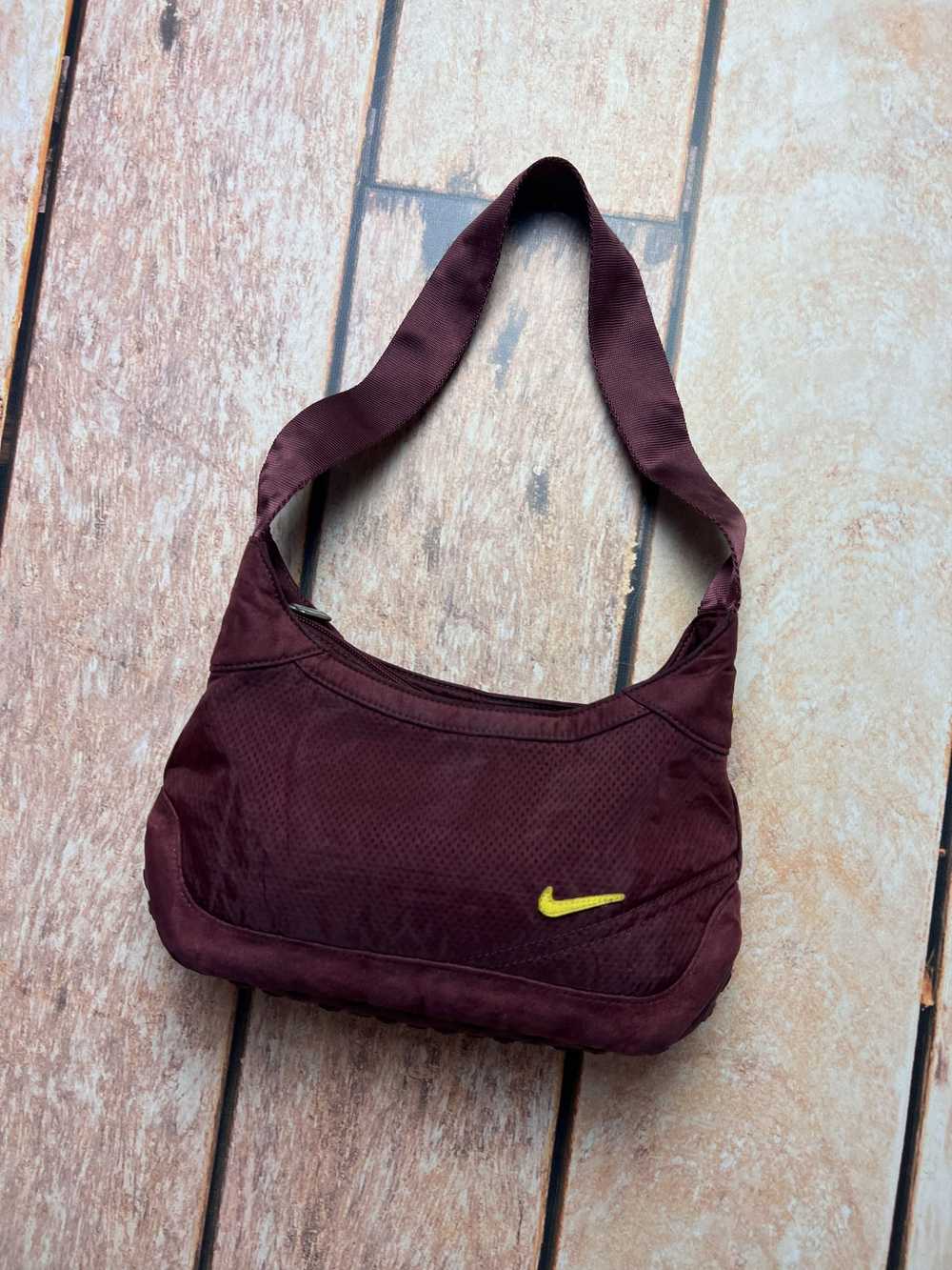Nike × Streetwear Nike Vintage Handbag Suede Swoo… - image 1