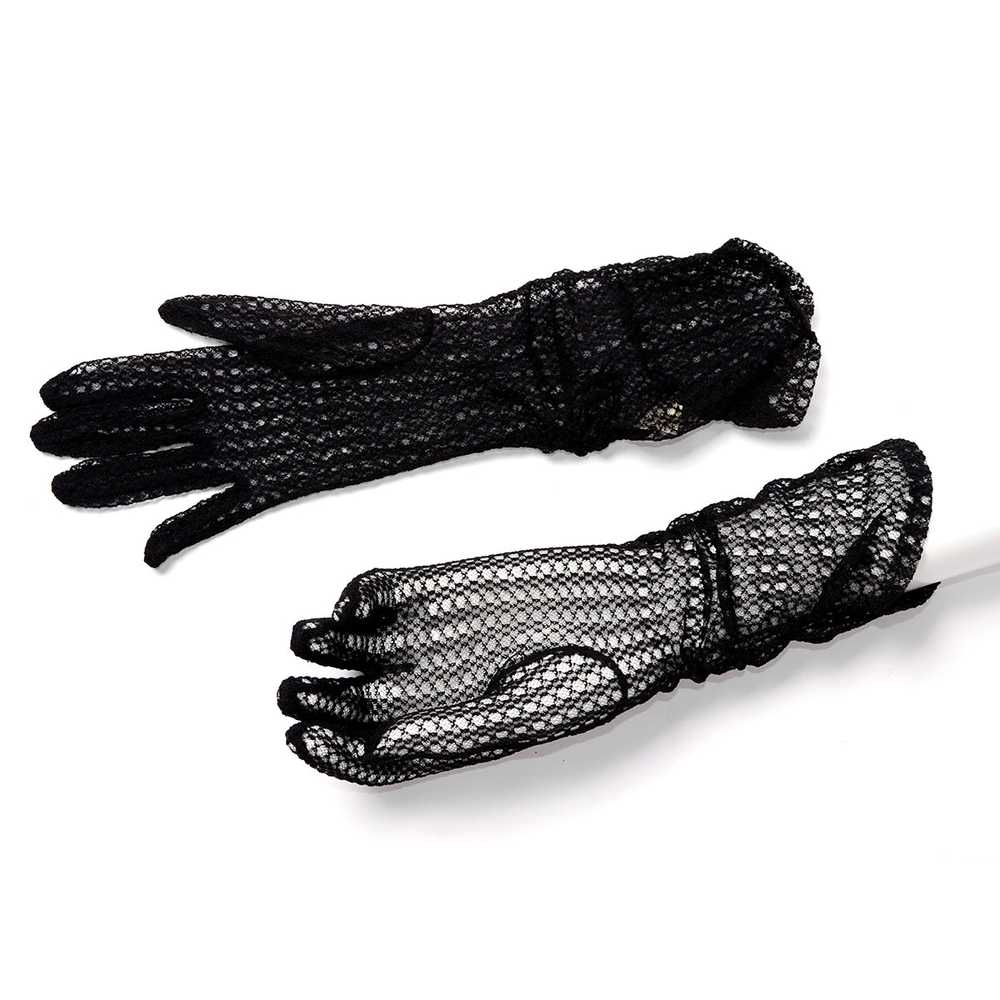 1940s Sheer Black Lace Gathered Gloves 6.5 - image 8