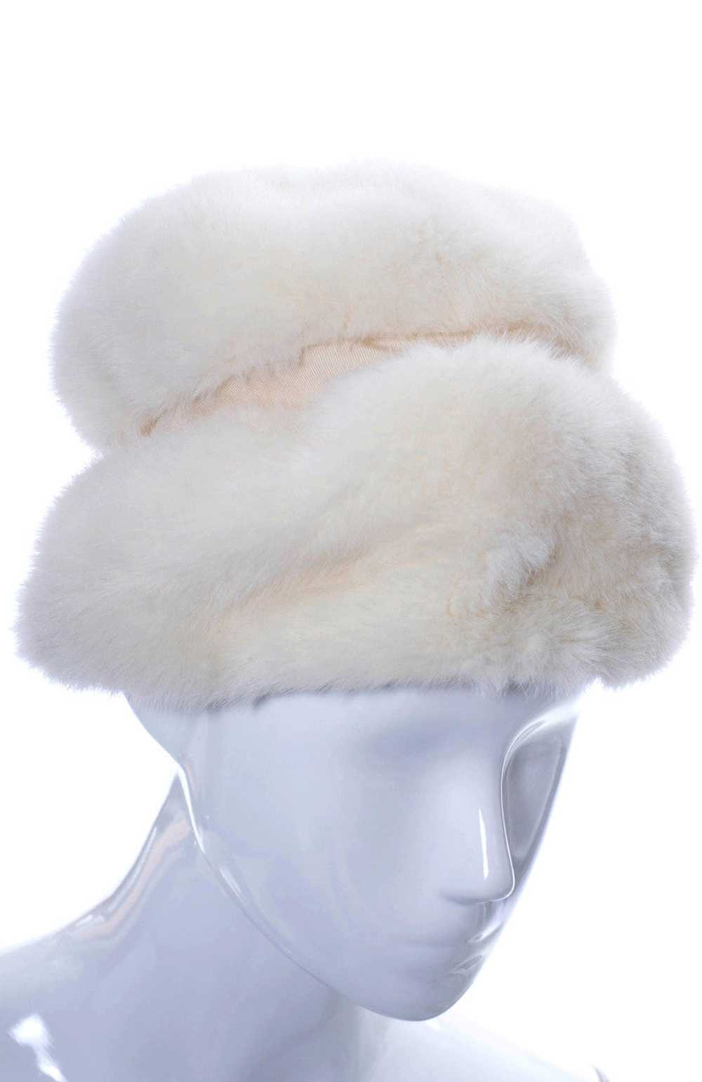 1960s Betmar Ivory Faux Fur Vintage Hat - image 4