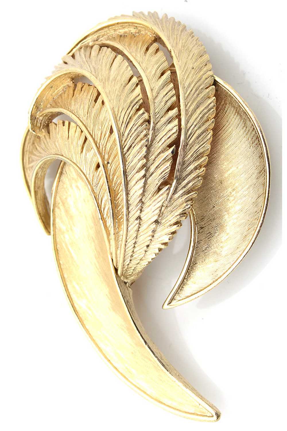 1962 Trifari Crown Vintage Gold Abstract Feather … - image 3