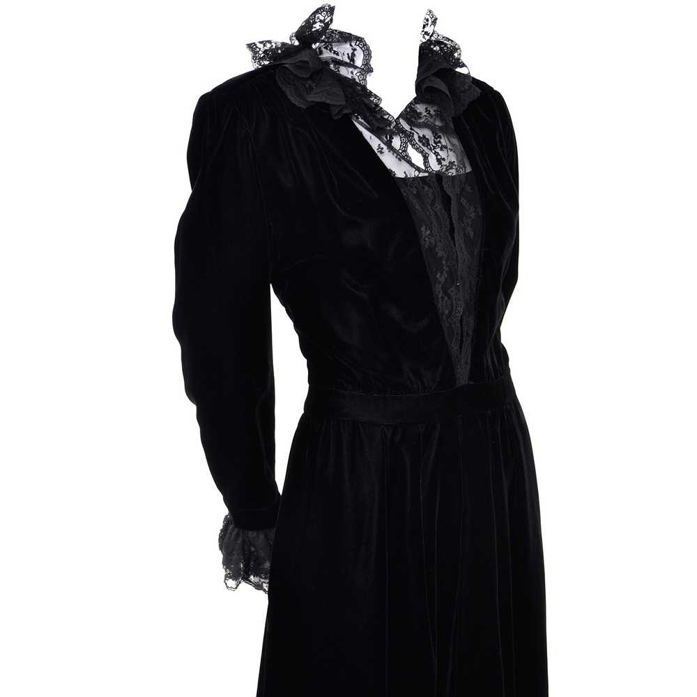 1970s Albert Nipon Victorian Style Black Velvet L… - image 6