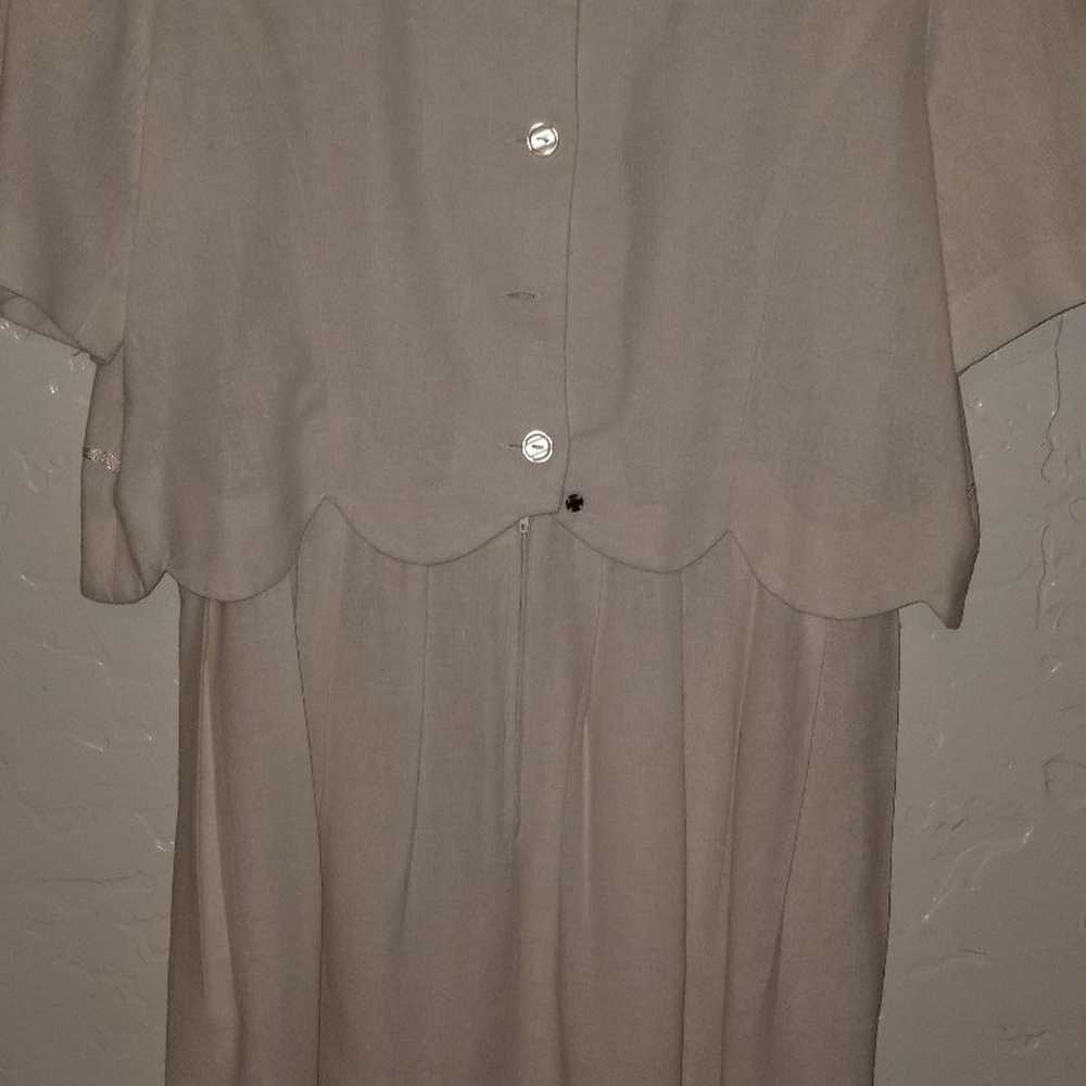 Plaza South Petite Vintage in the color BEIGE Onl… - image 6