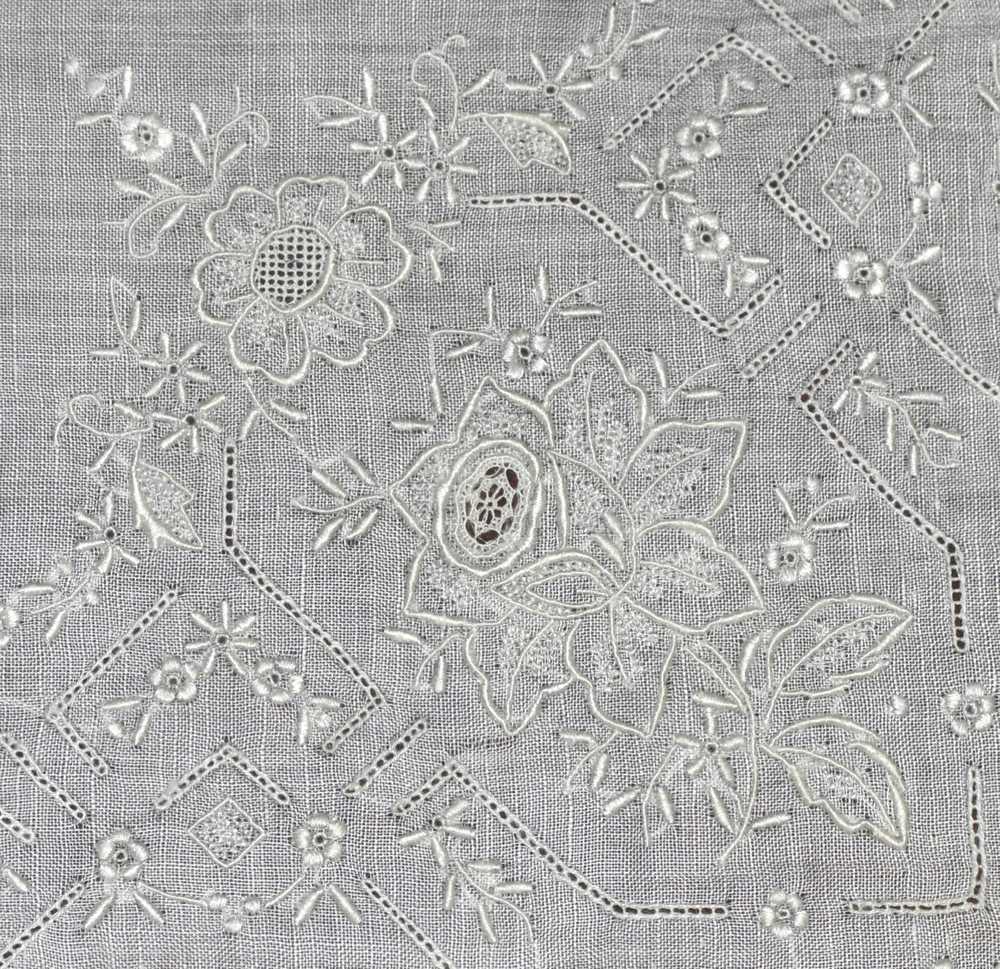 Bridal Wedding Handkerchief Vintage Embroidered R… - image 2