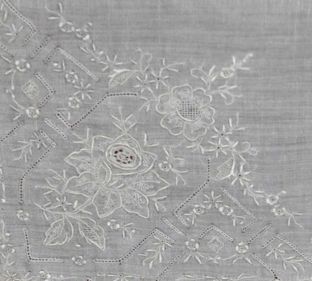 Bridal Wedding Handkerchief Vintage Embroidered R… - image 3