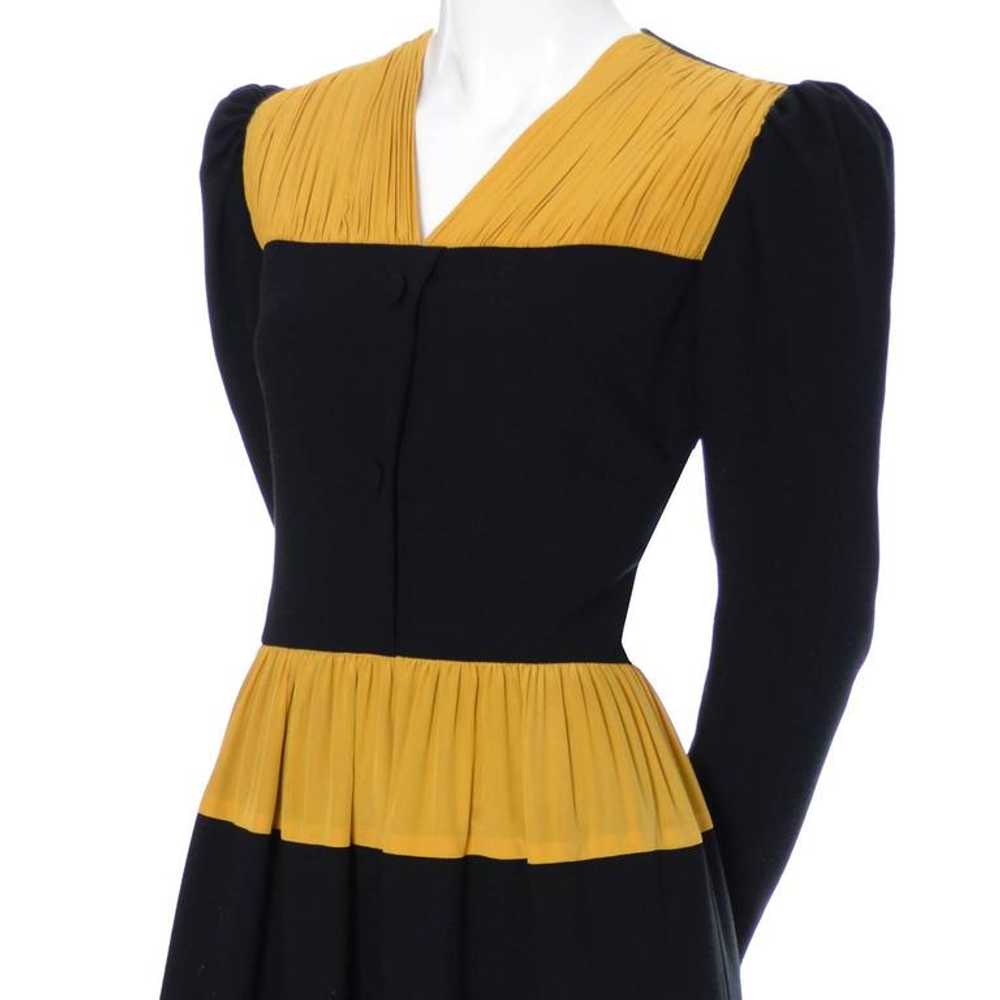 Carolina Herrera Pleated Wool Crepe Vintage Dress… - image 4