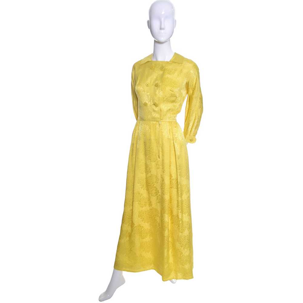 Chinese Silk Vintage Yellow Jacquard Robe or Host… - image 4
