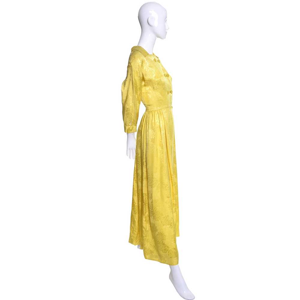 Chinese Silk Vintage Yellow Jacquard Robe or Host… - image 6