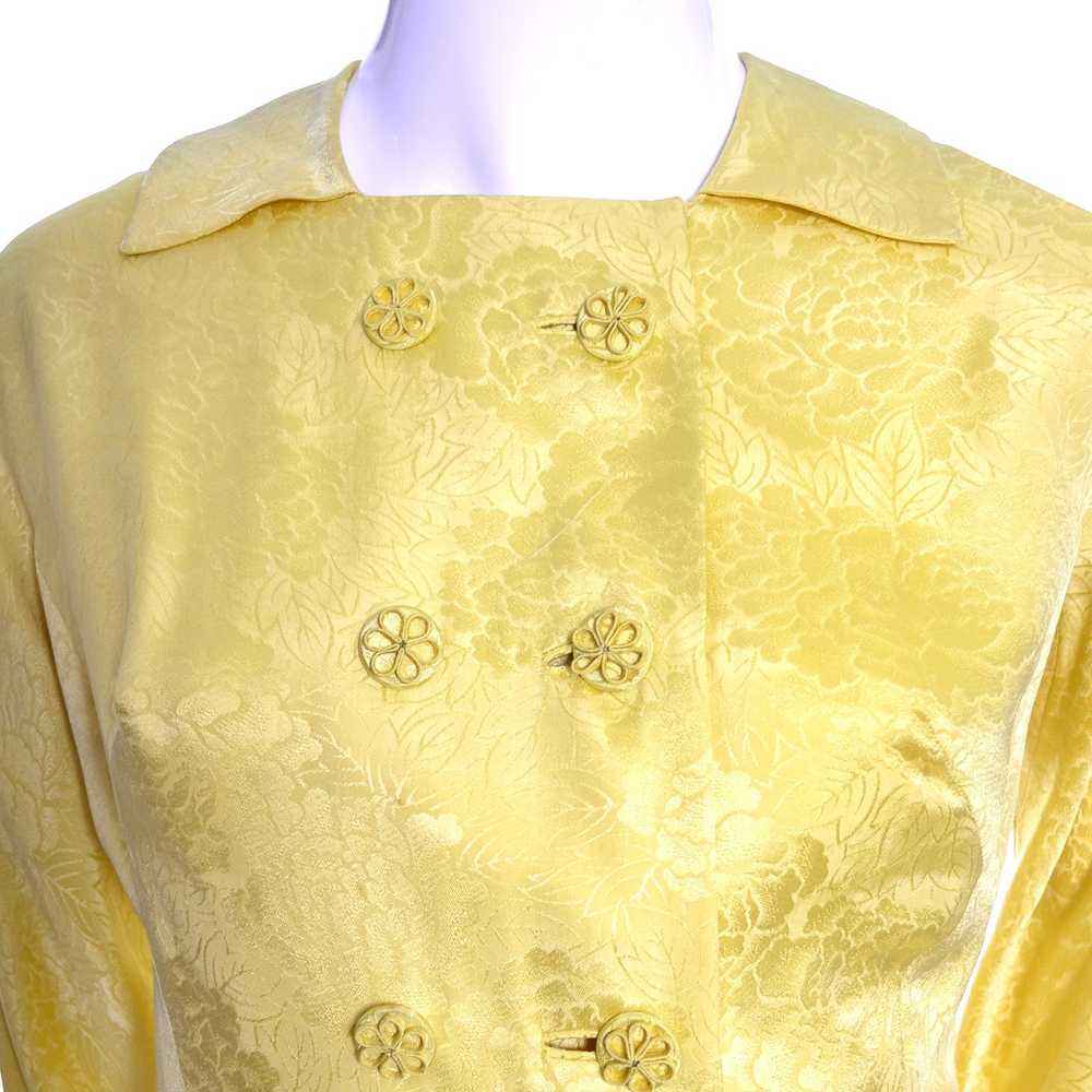 Chinese Silk Vintage Yellow Jacquard Robe or Host… - image 8
