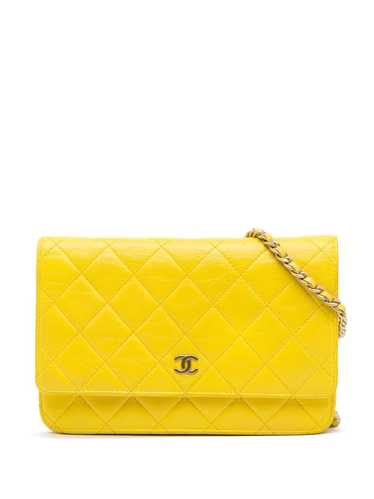 CHANEL Pre-Owned 2000-2023 CC plaque wallet-on-ch… - image 1