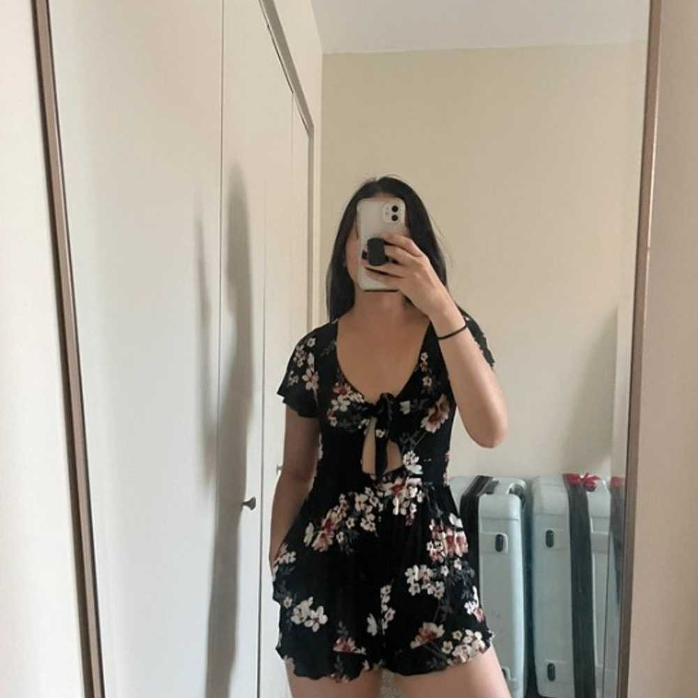 Cute floral  romper with pockets! Stretchy and wi… - image 1