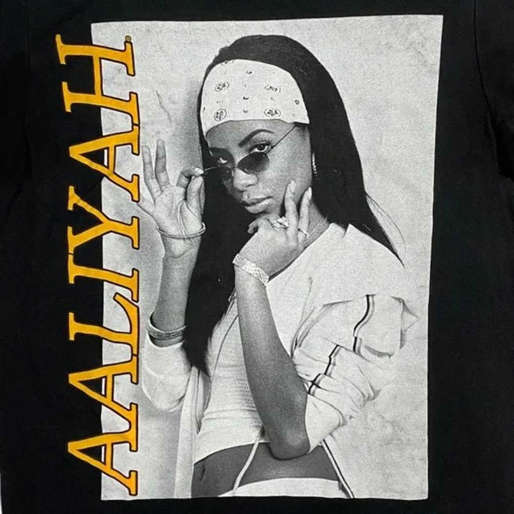 Aaliyah Graphic Tee Shirt Adult Men’s Small - image 3