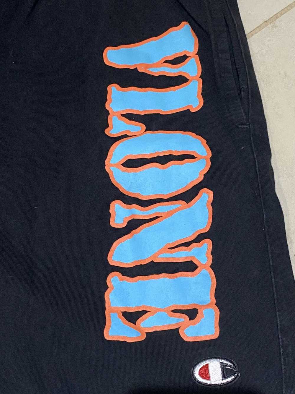 Vlone VLONE x NO VACANCY INN Shorts - image 3