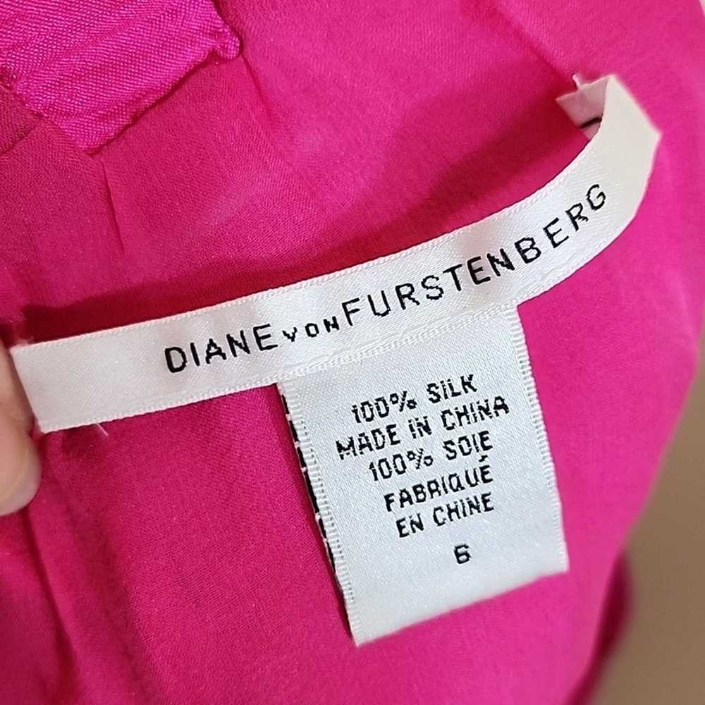 Diane von Furstenberg Pink Silk Plunge Neckline B… - image 7