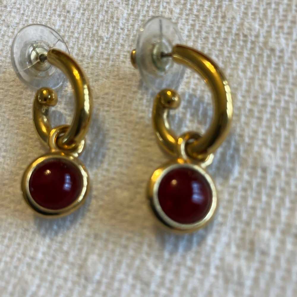 VINTAGE TRIFARI TM GOLD TONE WITH RED PIERCED EAR… - image 3