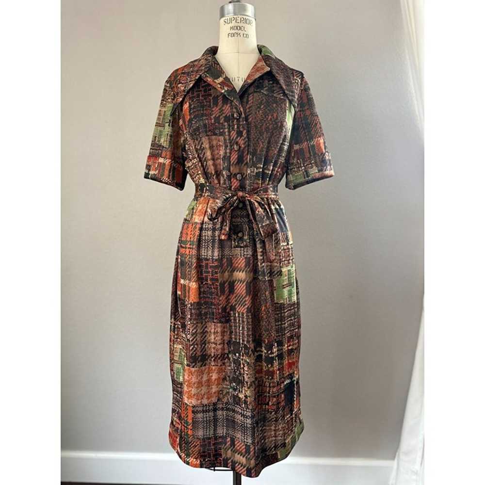 Vintage 1970s Belted Print Fit And Flare Dress In… - image 2