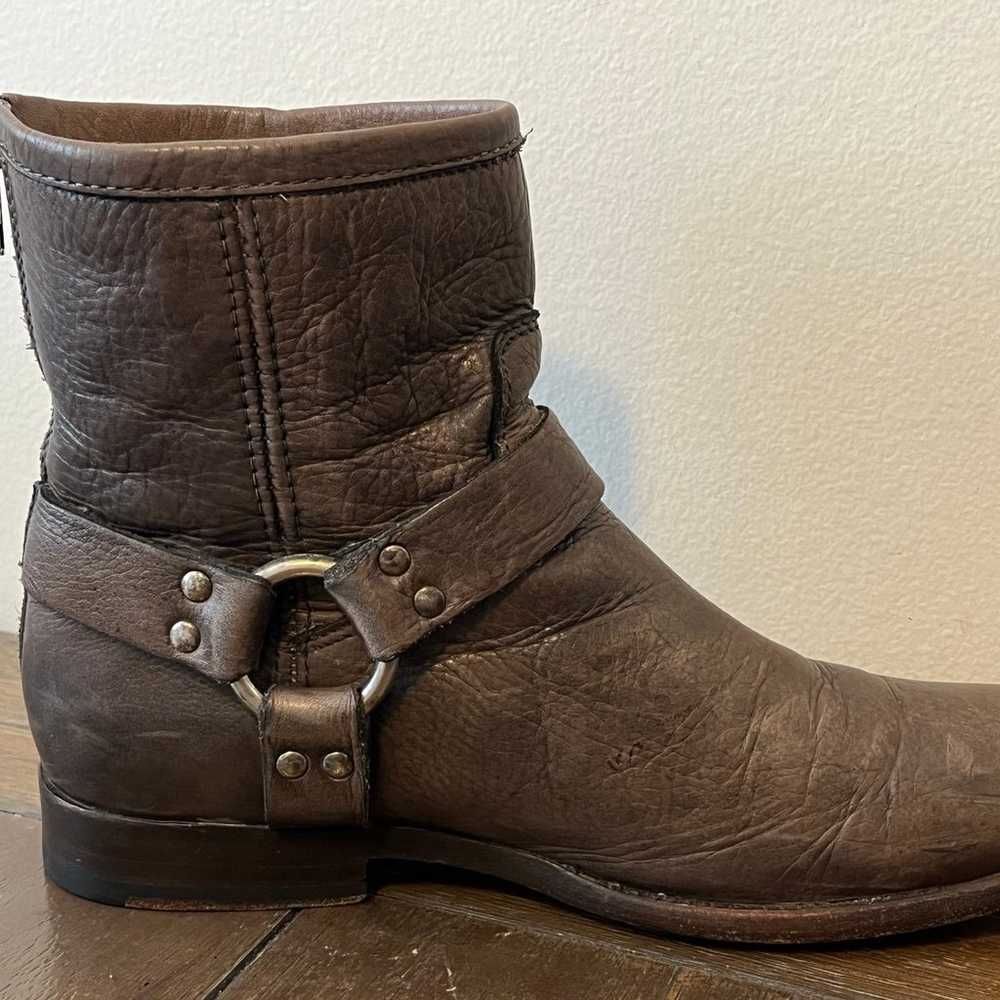 Frye Harness Boots Womens size 8 - image 4